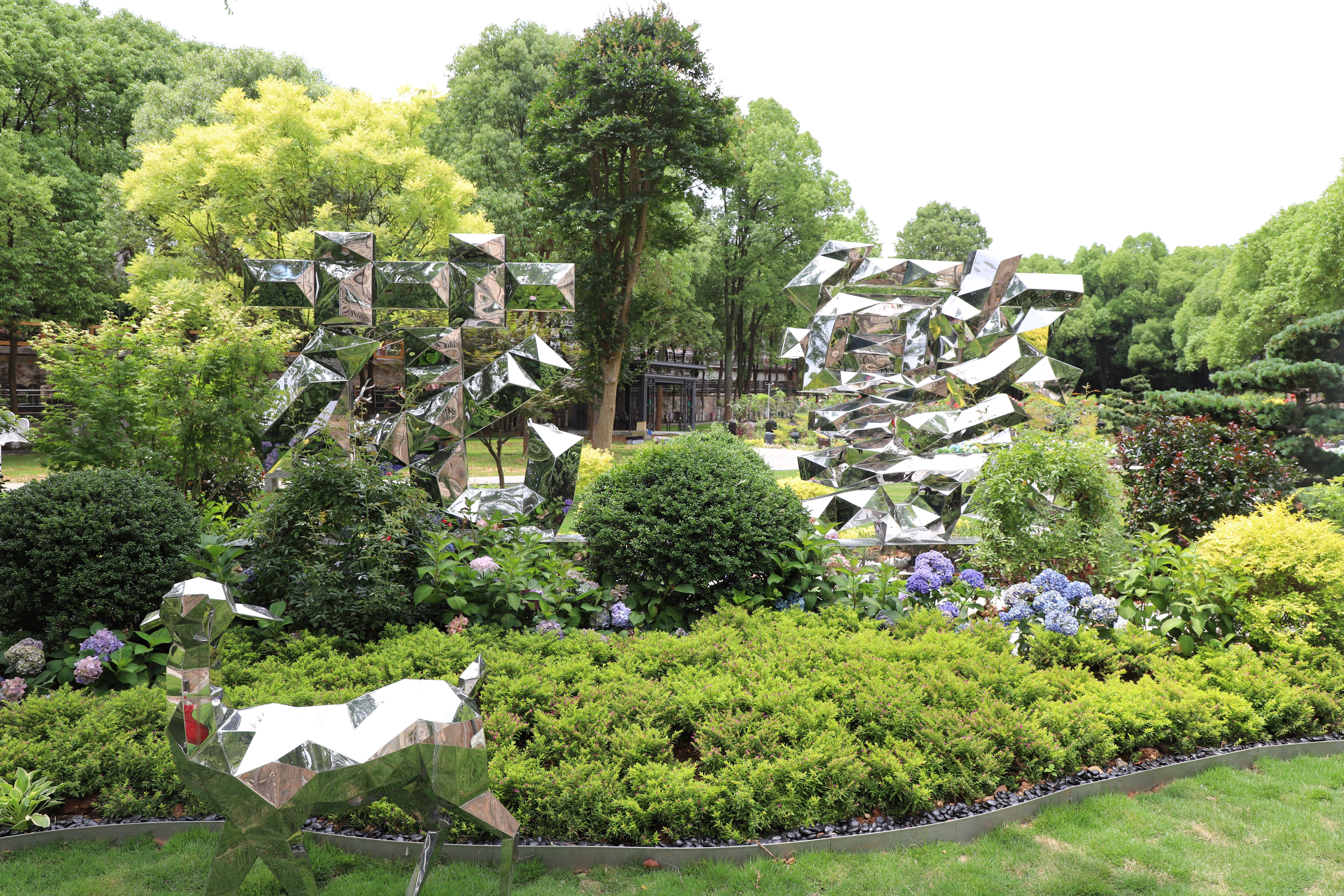 南京功德园：生态与文化的美满融合，让性命在繁花中永恒